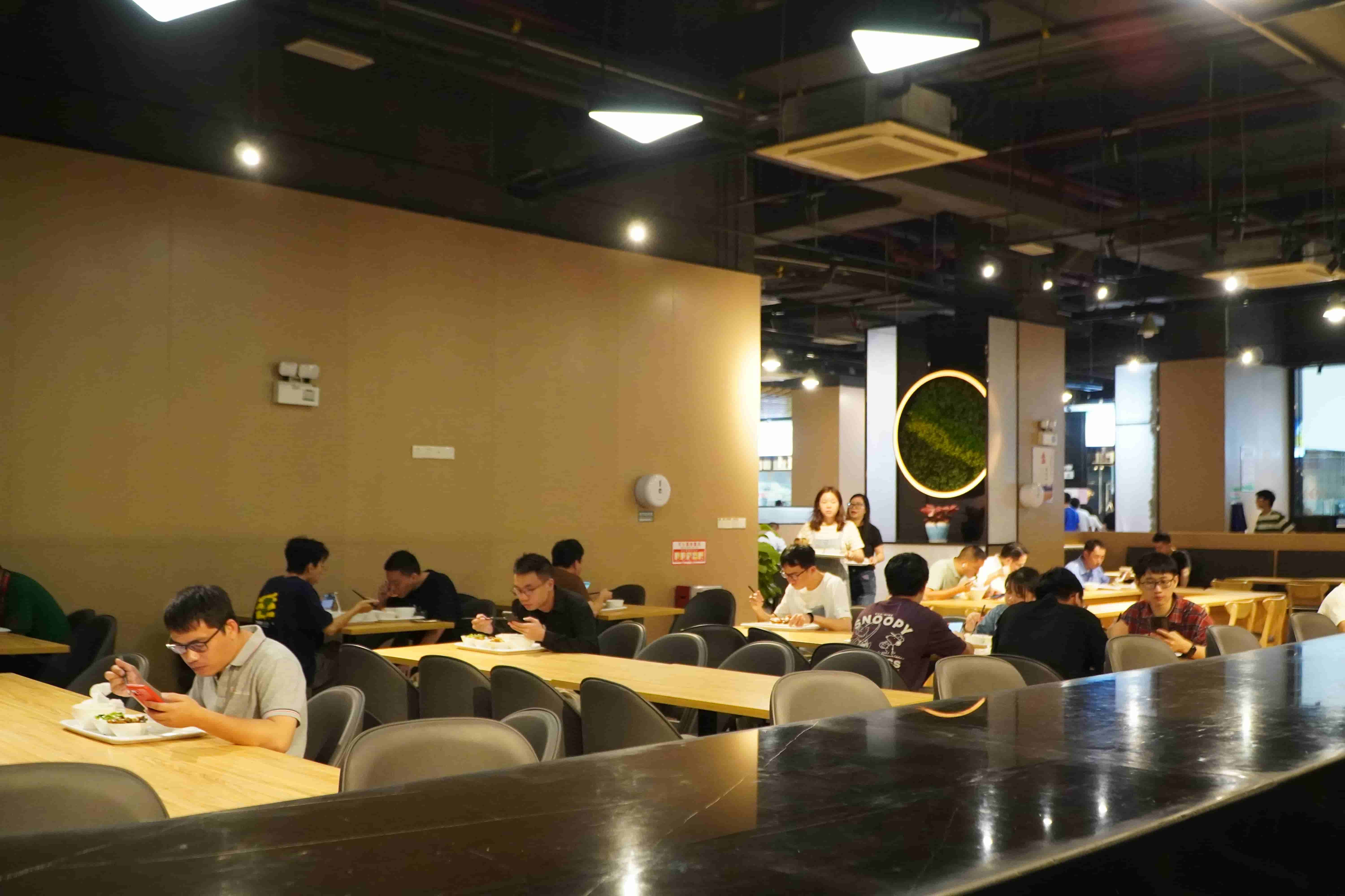 食堂 食堂